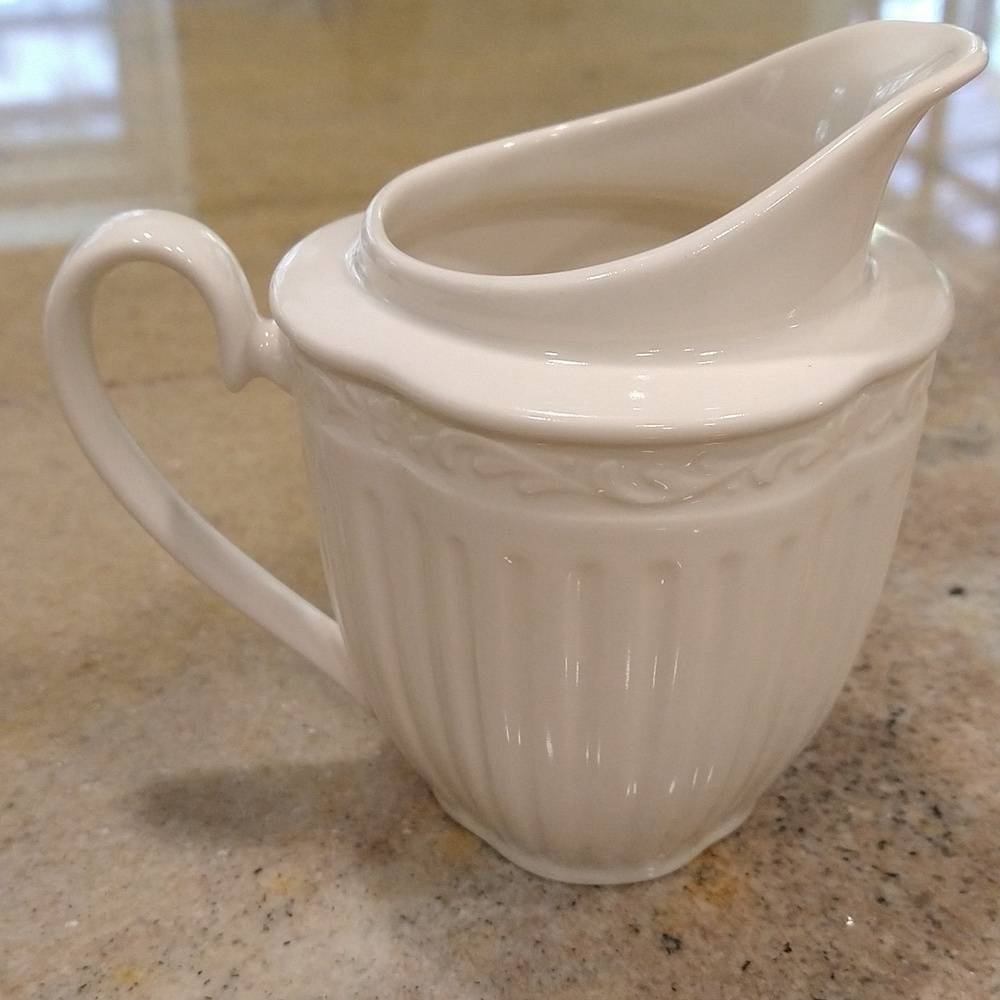 Mikasa Italian countryside creamer White ironstone creamware